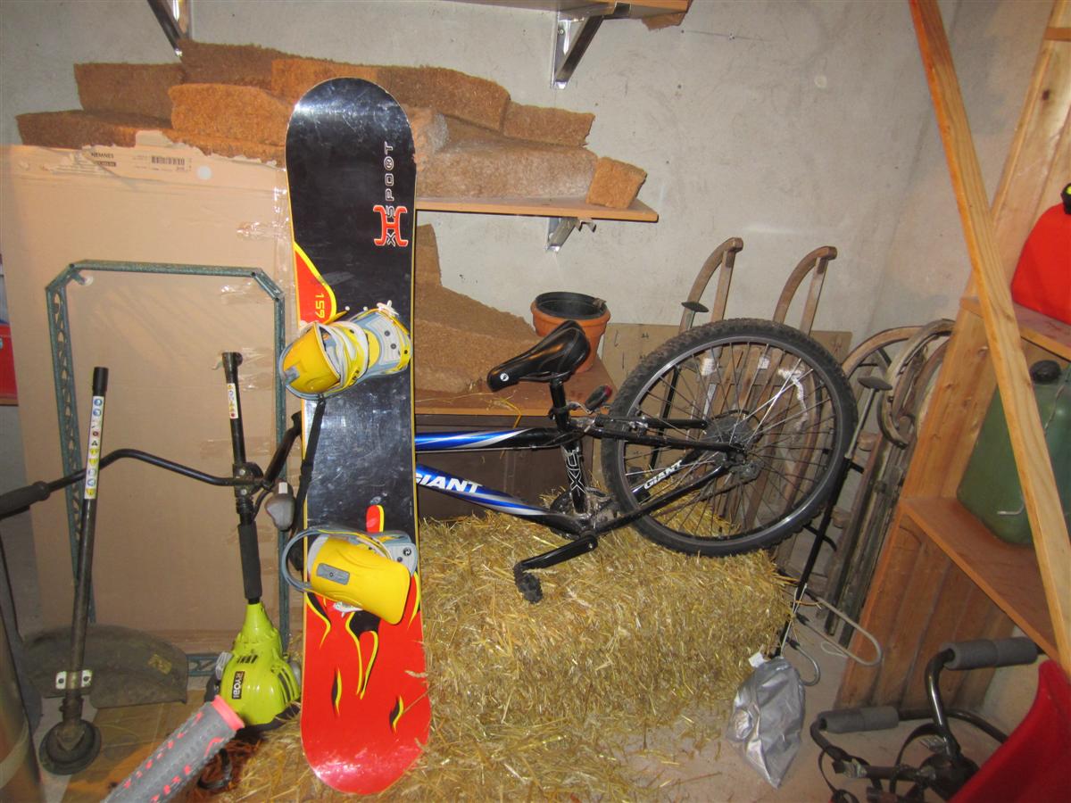 Un snowboard, un VTT... et un peu de bordel !