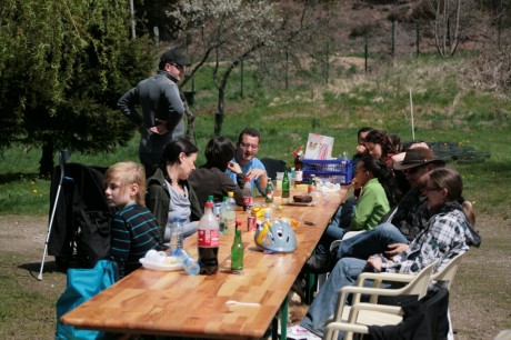 Une partie du groupe à l'heure de l'apéro