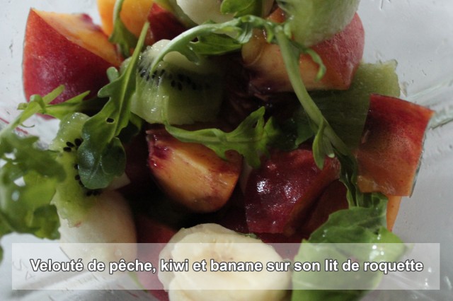 BARF - pêche, kiwi, banane et roquette